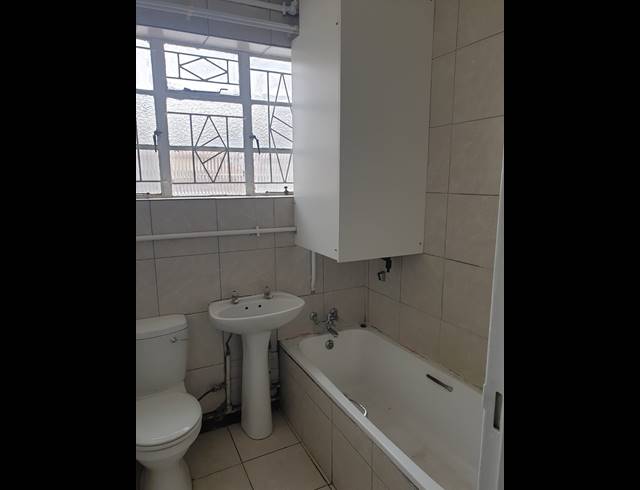 2 BEDROOM FLAT FOR SALE IN PEACEHAVEN